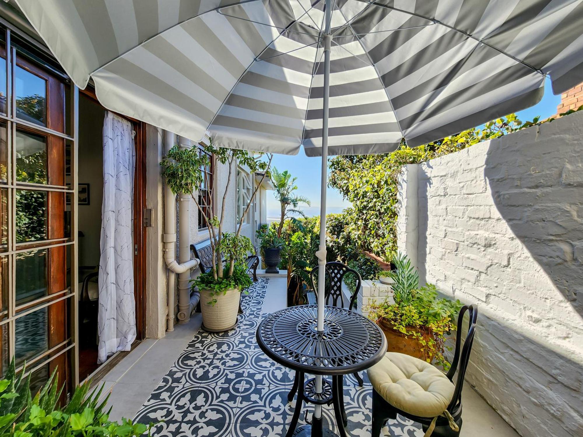 Bluegum Hill Guesthouse & Apartments Le Cap Extérieur photo